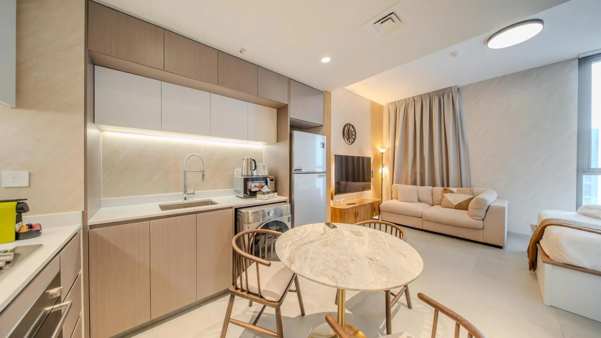 Poolview Studio Aljada Apartment With Carrefour By Bluecloud Holidays Шарджа